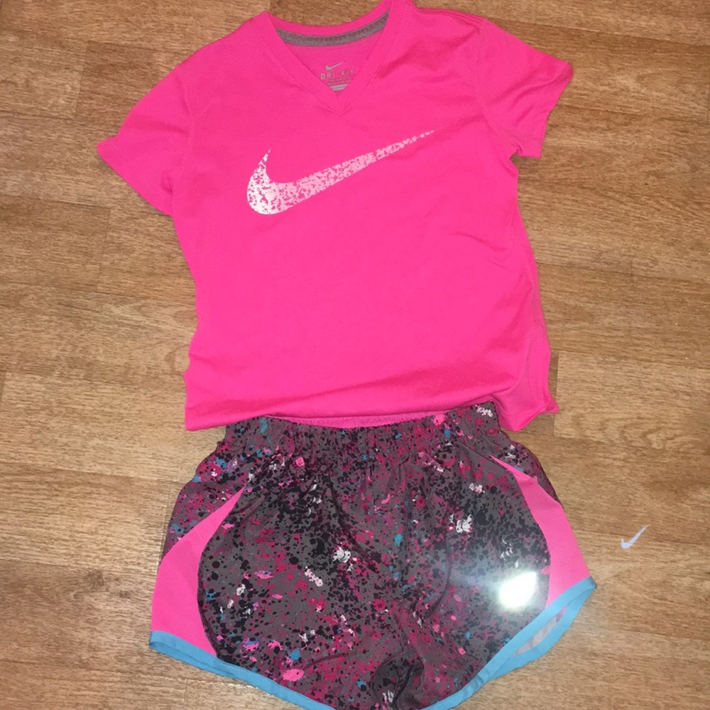 Girls Nike dri fit short outfit